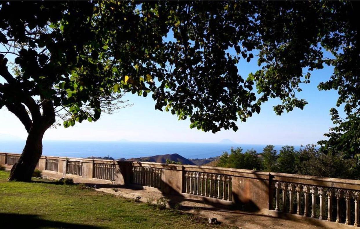 Villa Musolino - Country Resort Messina Buitenkant foto