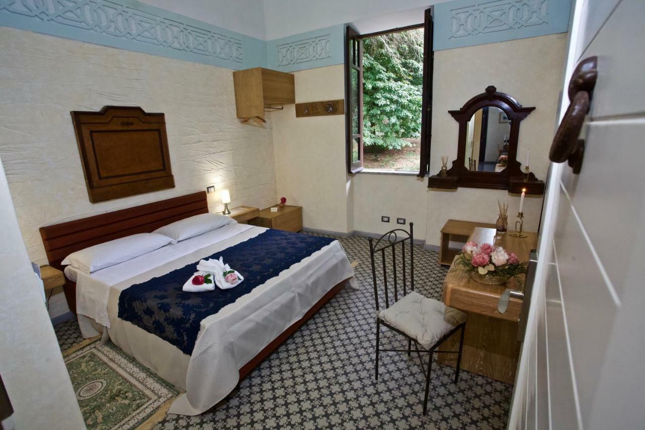 Villa Musolino - Country Resort Messina Buitenkant foto